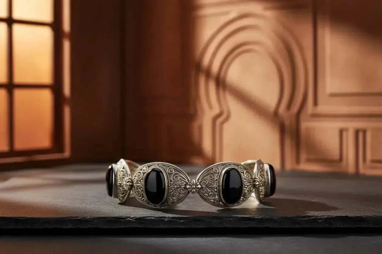 Onyx Noir Andalou : Puissance et Argent 925 à l'Héritage Maure - Vindicta : Bijoux Argent 925 Massif, Luxe et Héritage