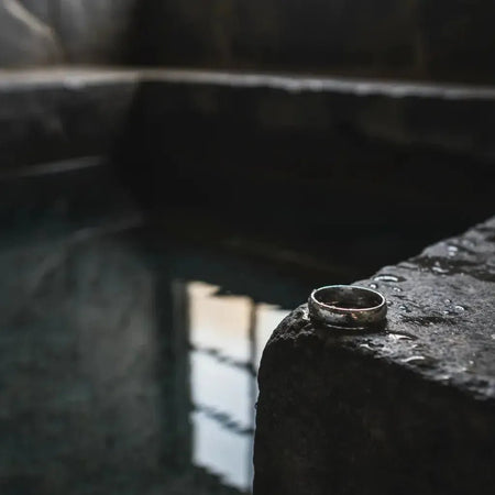 Peut-on se baigner avec une bague en argent 925 ?