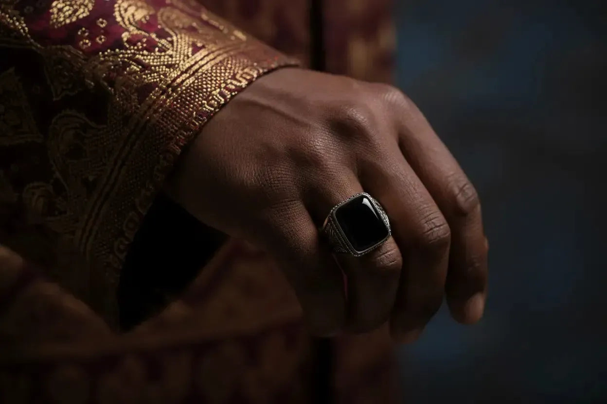 Bijoux Argent 925 et Culture Sénégalaise — Chevalières, Parures et Héritage Wolof-Vindicta : Bijoux Argent 925 Massif, Luxe et Héritage