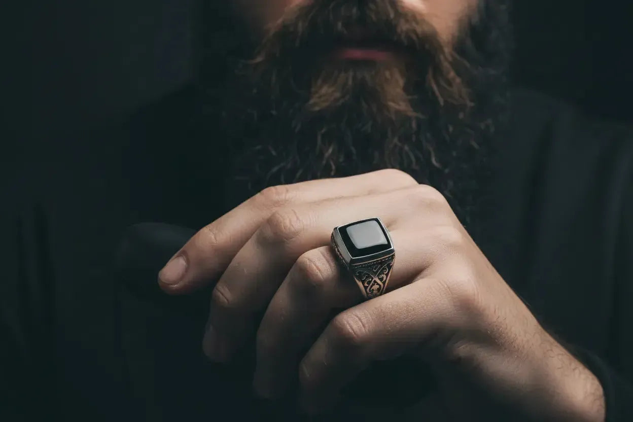 Bagues Homme Barbu : Quelle Bague Choisir avec une Barbe ?