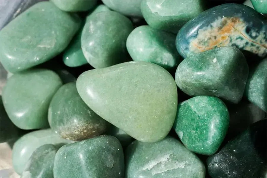 Pierre d'aventurine verte naturelle, quartz avec inclusions de fuchsite