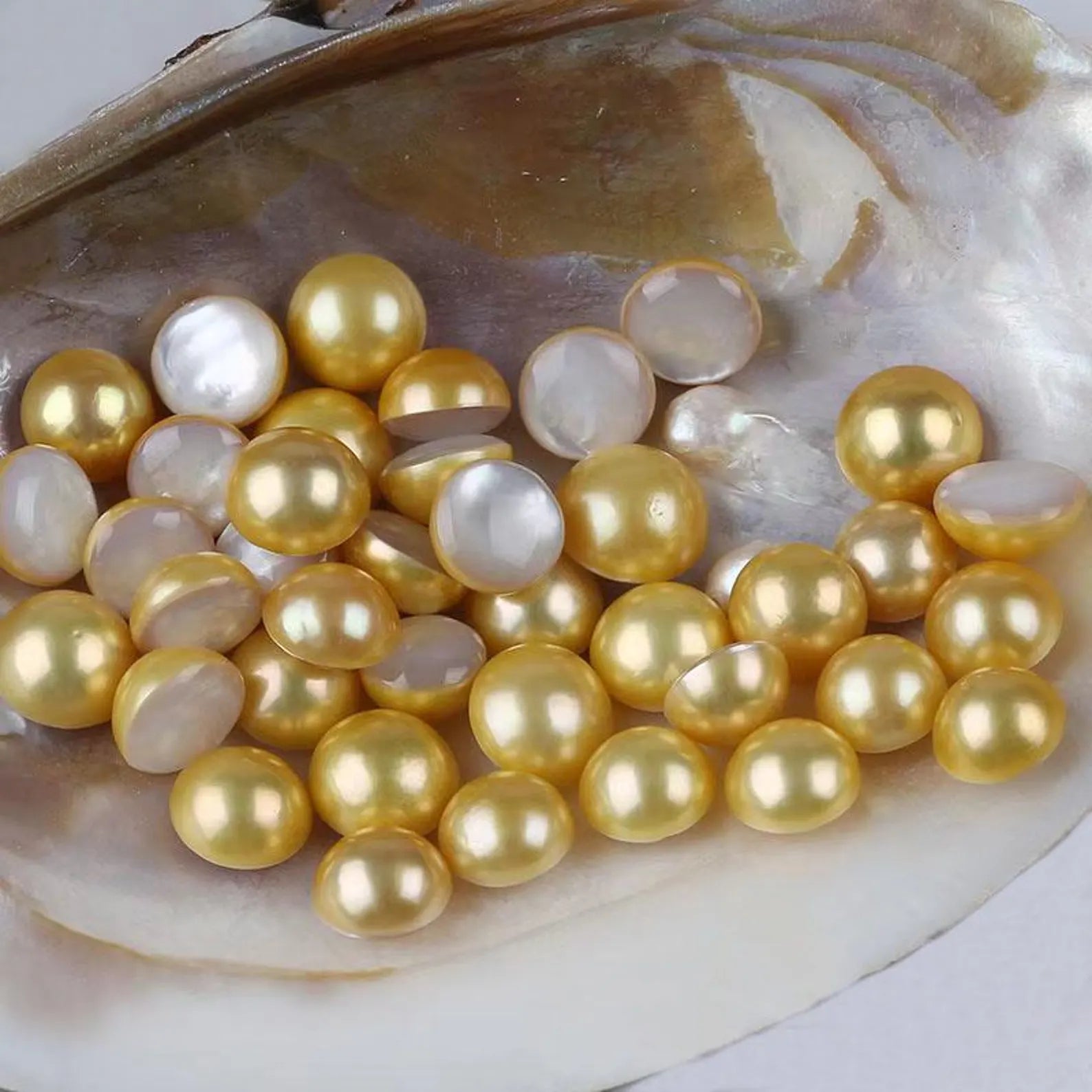 Perle des Mers du Sud : Couleurs, Propriétés et Bijouterie