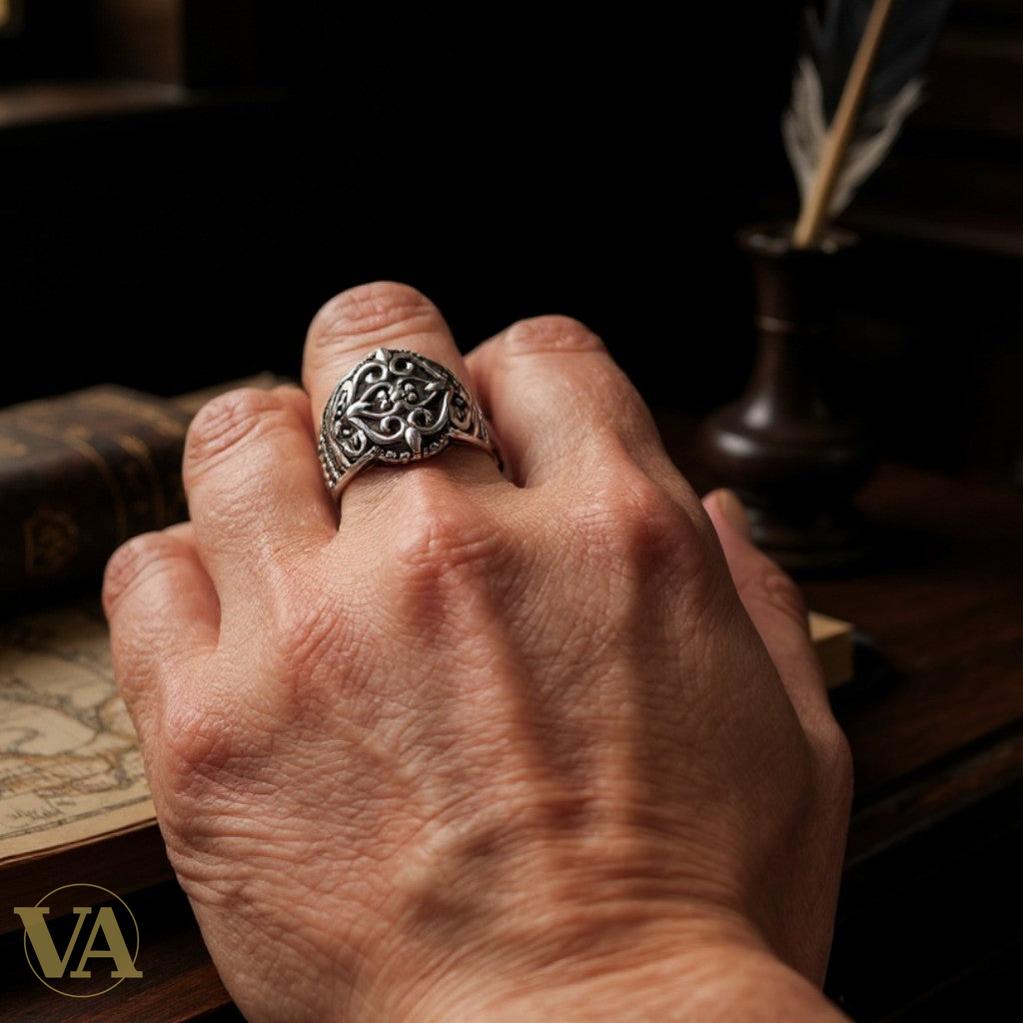 Bague Homme Argent 925 – Motif floral oriental ciselé sur fond noir