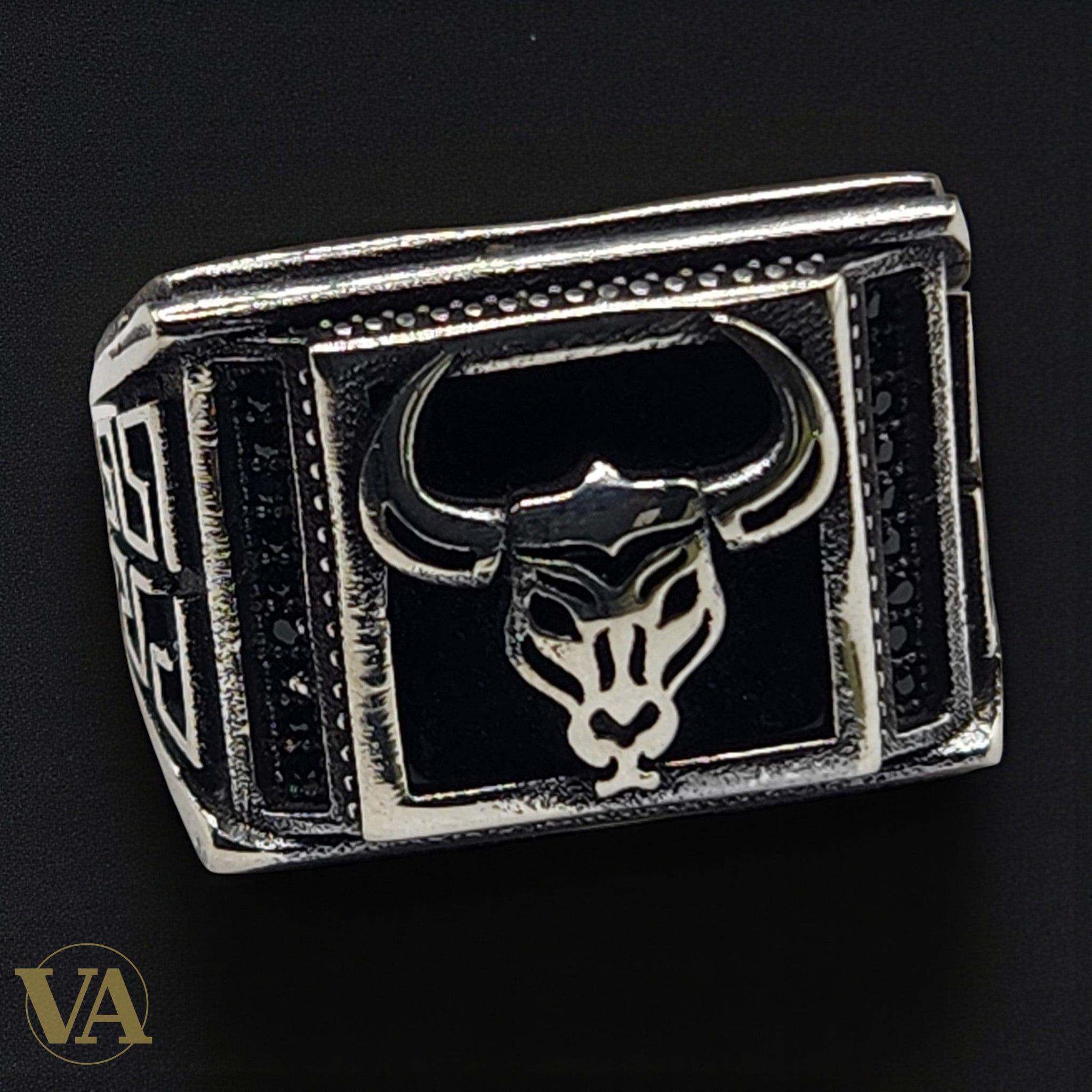 Bague Homme en Argent 925 & Onyx Noir – Tête de Taureau | Bijoux Vindicta