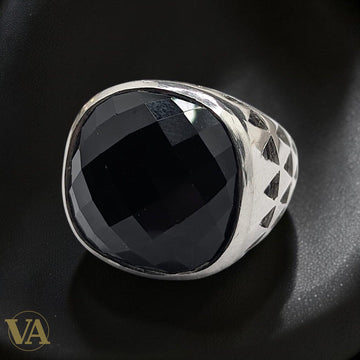 Bague femme argent 925 Onyx noir facetté chevalière tige ajourée géométrique
