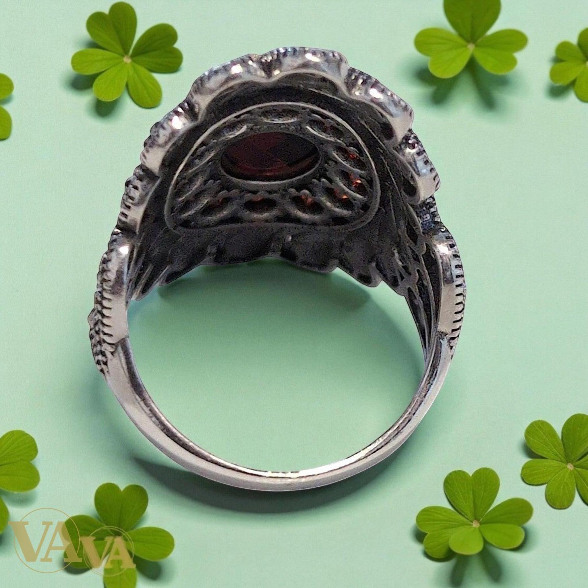 Bague  femme ovale en argent 925, pierres rouges & marcassite – Modèle imposant | Bijoux Vindicta