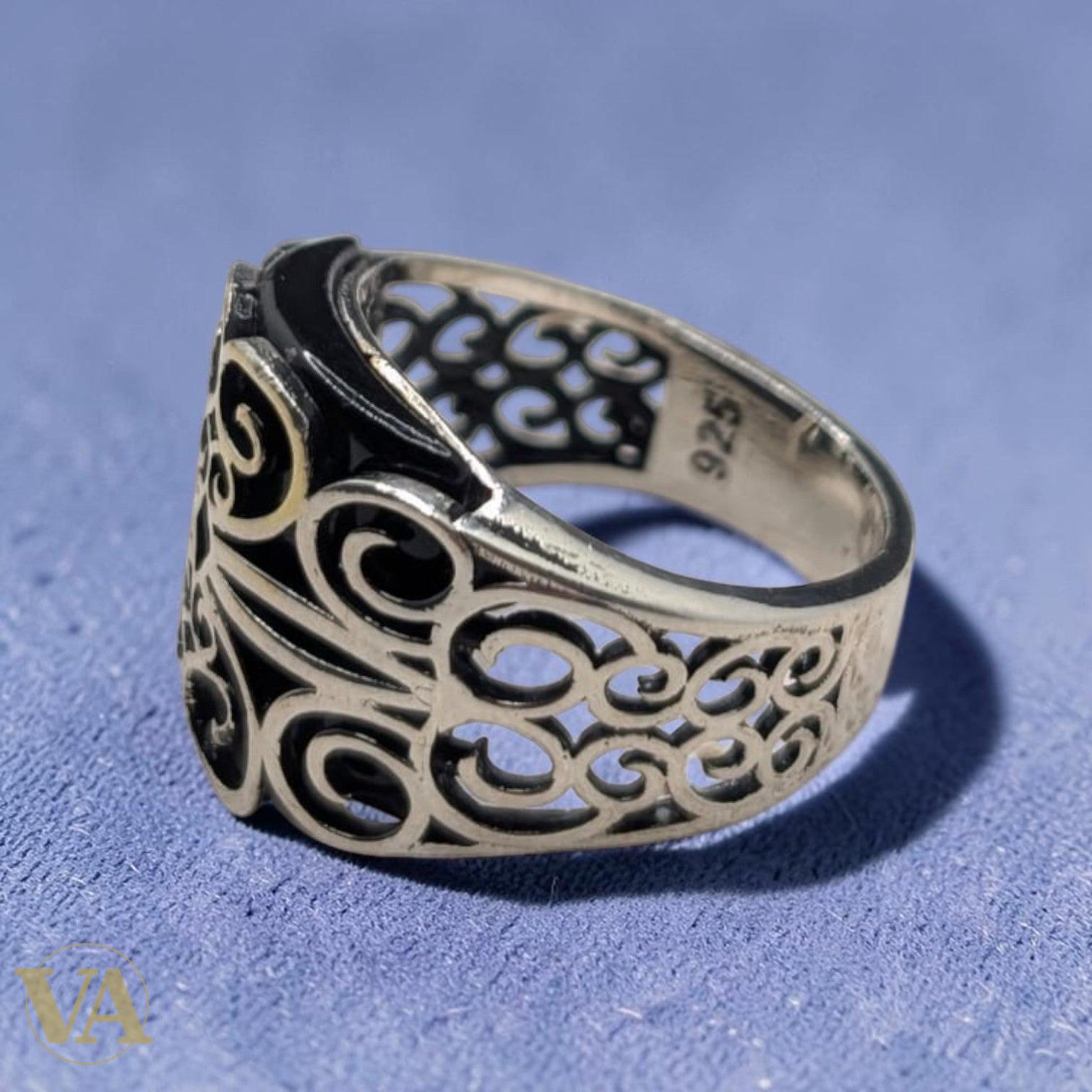 Chevalière Homme Argent 925 Onyx Noir Plateau Large Volutes Ajourées - Argent 925 - Vindicta
