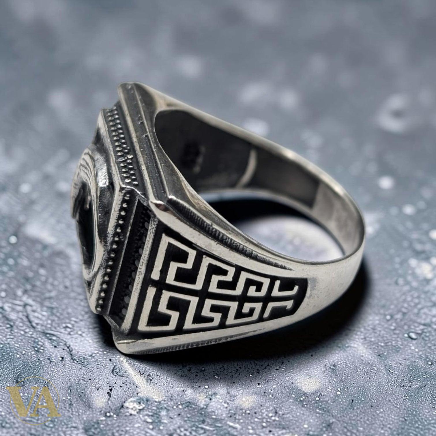 Chevalière Homme Argent 925 Aventurine Verte Crocodile Relief Motif Grec-Vindicta : Bijoux Argent 925 Massif, Luxe et Héritage