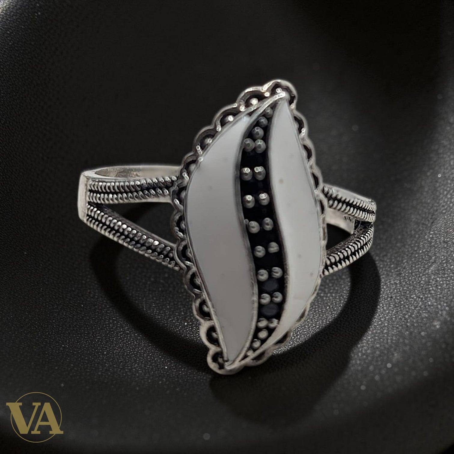 Bague femme argent 925 Nacre blanche marquise Onyx noir milgrain tige torsadée