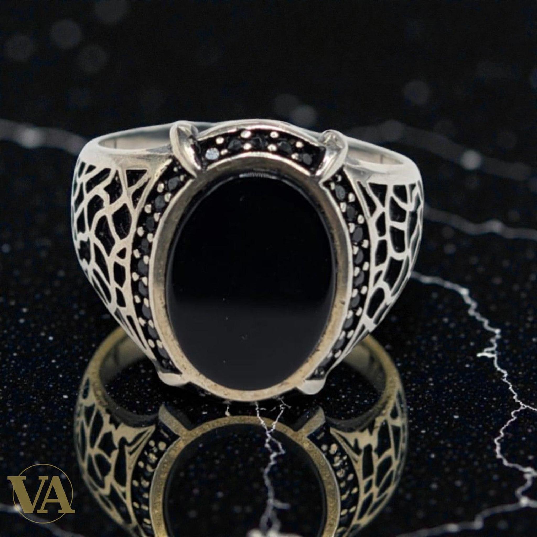 Bague Homme Argent 925 Onyx Noir – Flancs Ajourés Toile & Marcassites | Bijoux Vindicta