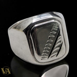 Chevalière Homme Argent 925 – Plateau Carré & Gravure Géométrique