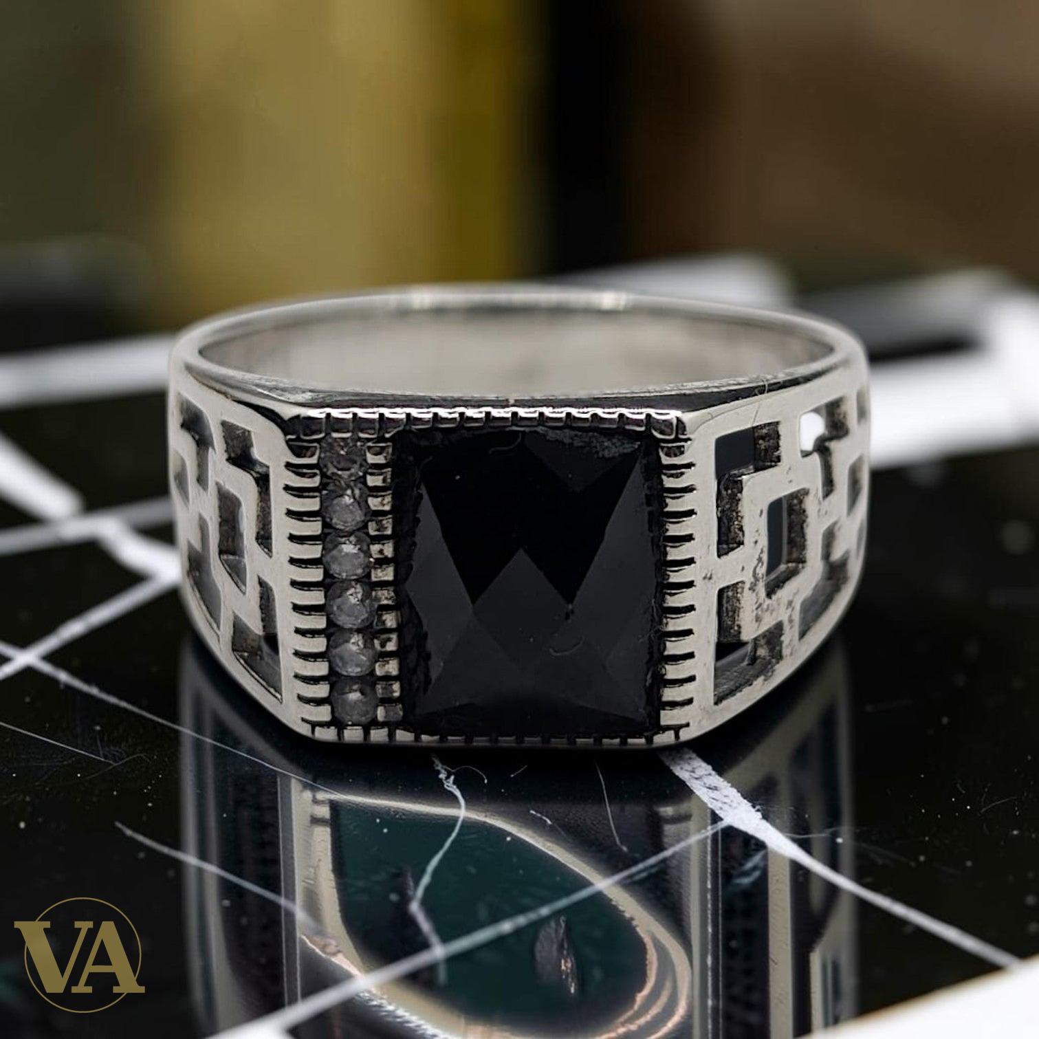 Chevalière Homme Argent 925 Onyx Noir Taille Carrée Motif Grec-Vindicta : Bijoux Argent 925 Massif, Luxe et Héritage