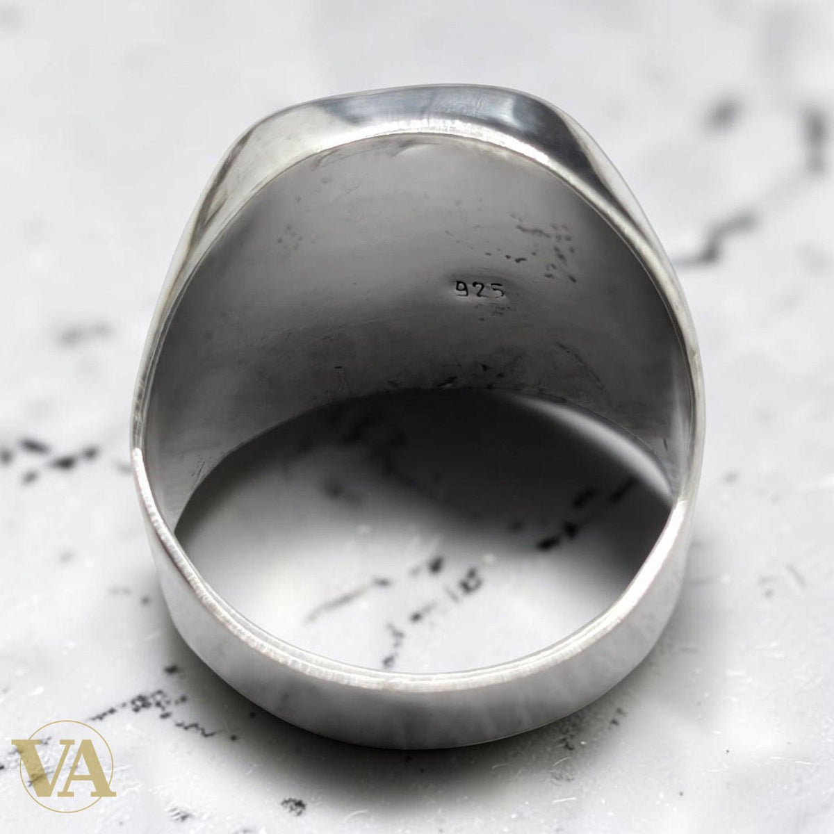 Chevalière Homme Argent 925 – Plateau Carré & Gravure Géométrique-Vindicta : Bijoux Argent 925 Massif, Luxe et Héritage