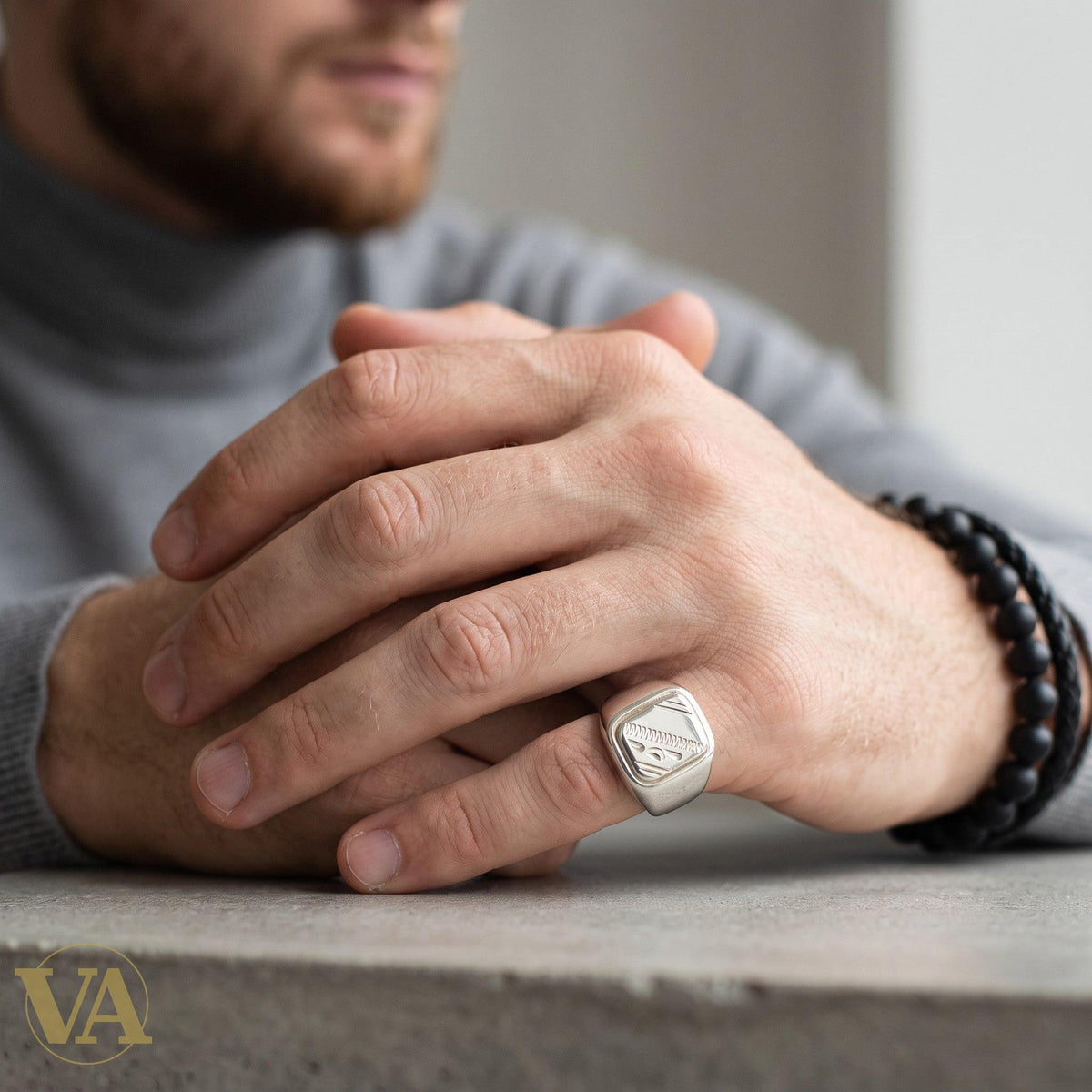 Chevalière Homme Argent 925 – Plateau Carré & Gravure Géométrique-Vindicta : Bijoux Argent 925 Massif, Luxe et Héritage