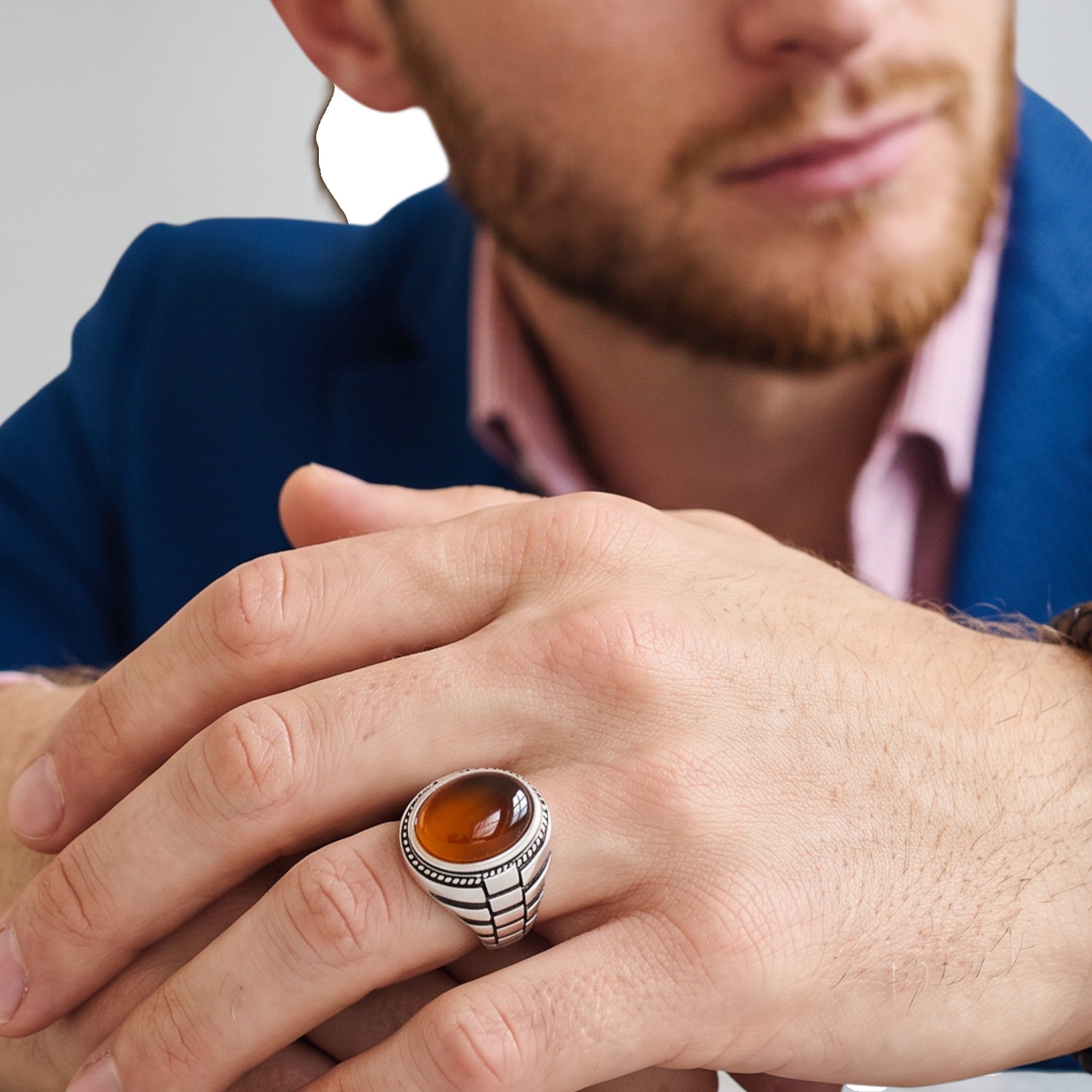 Chevalière Homme Argent 925 Cornaline Cabochon Ovale Monture Striée-Vindicta : Bijoux Argent 925 Massif, Luxe et Héritage