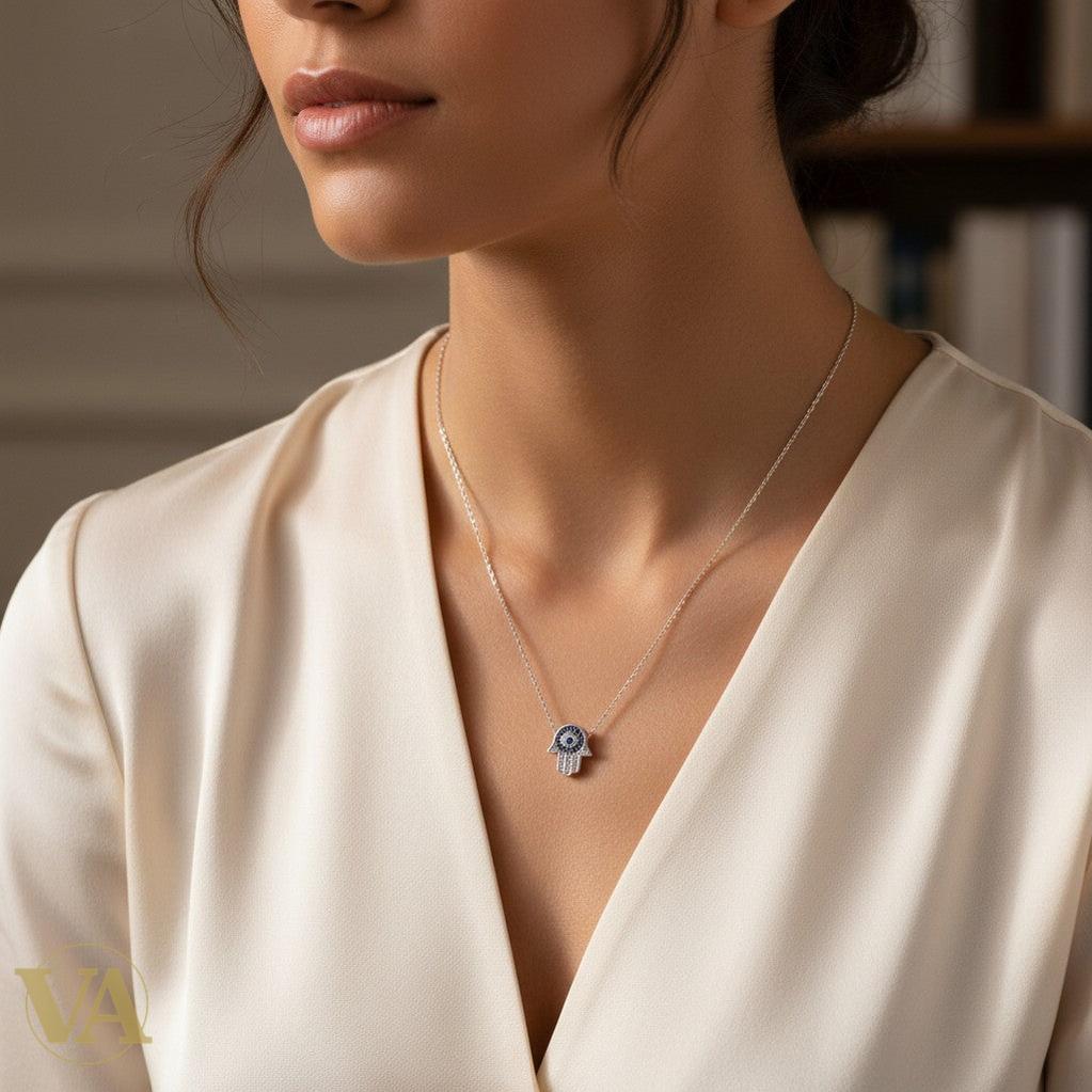 Collier Femme Main de Fatma Argent 925 Plaqué Or Rose — Zircons Saphir & Blancs