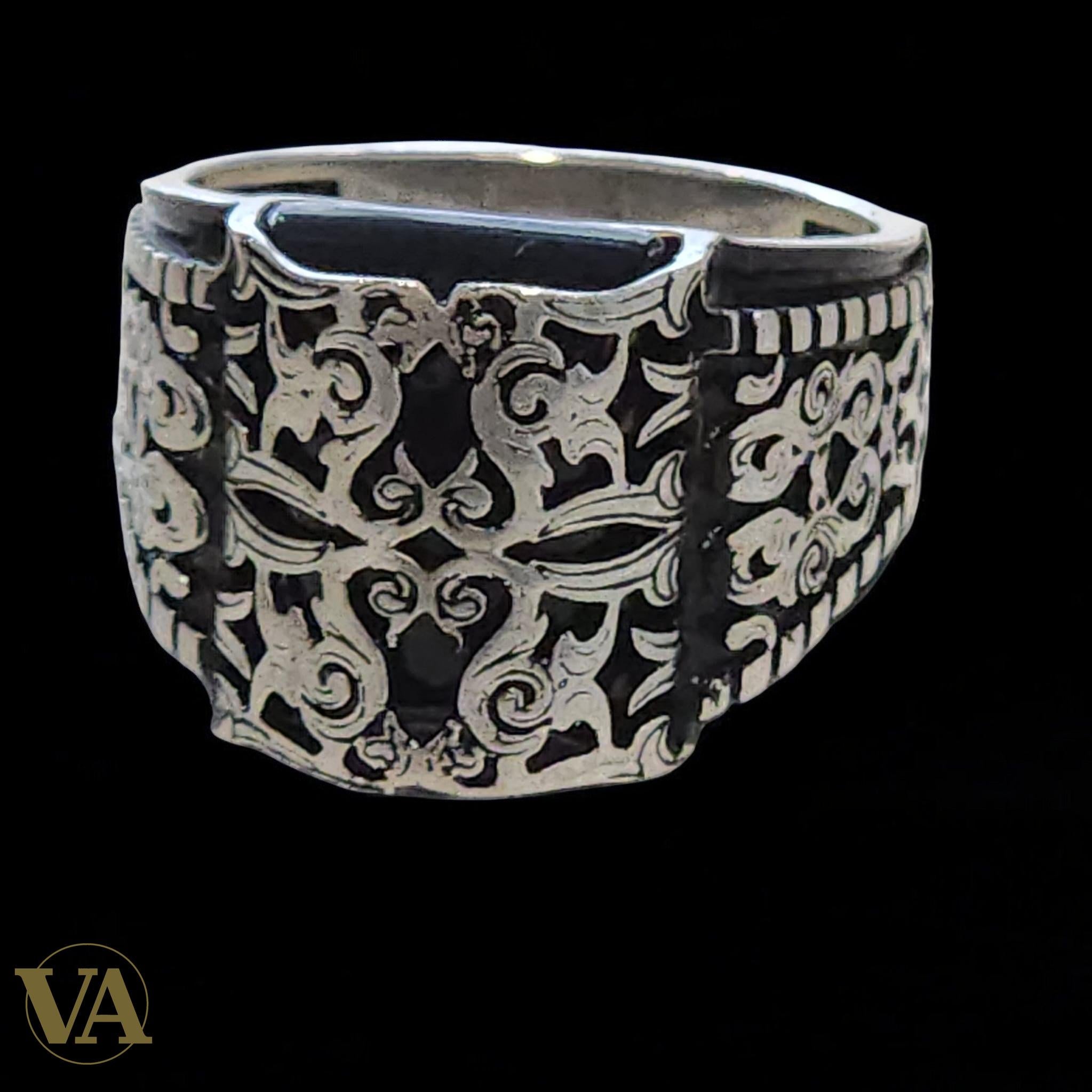 Chevalière Homme Argent 925 – Onyx Noir et Gravures Orientales