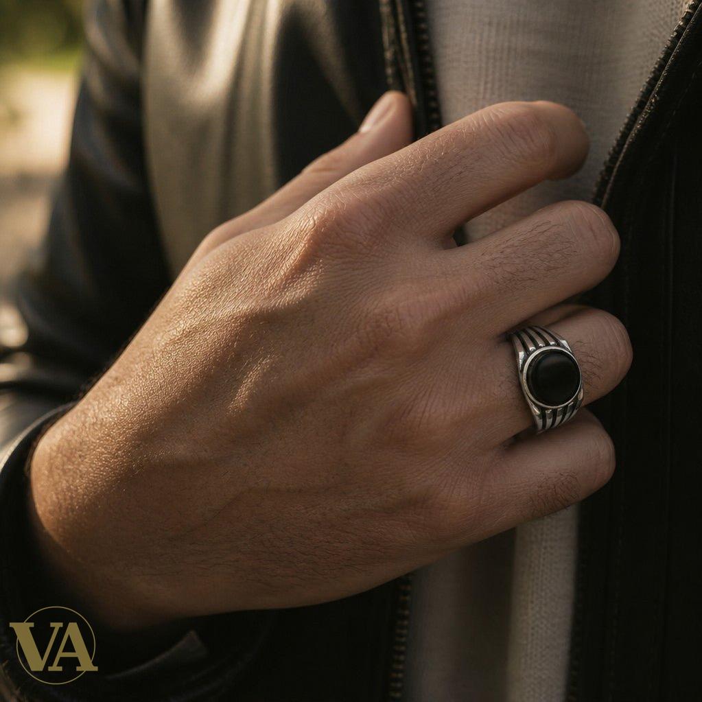 Chevalière Homme Argent 925 Onyx Noir Cabochon Ovale Flancs Striés - Argent 925 - Vindicta