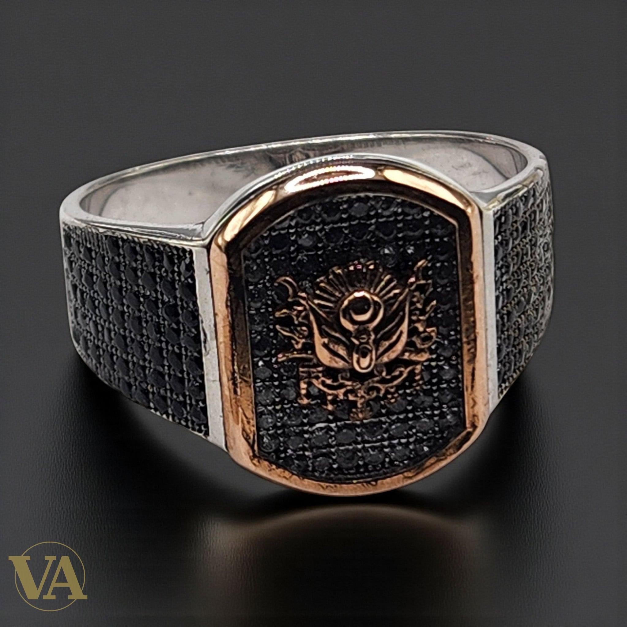 Bague Homme Argent 925 – Motif central doré & pavage de pierres noires