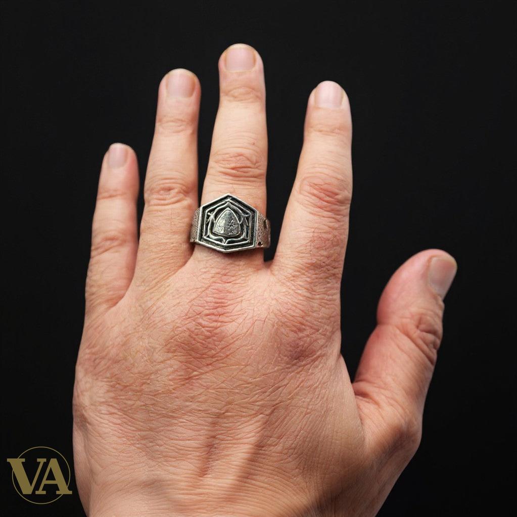 Bague Homme Argent 925 – Motif hexagonal bouclier stylisé & gravures texturées