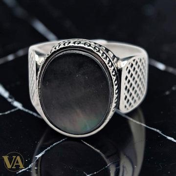 Chevalière Homme Argent 925 & Nacre Noire – Cabochon Ovale Treillis Ciselé