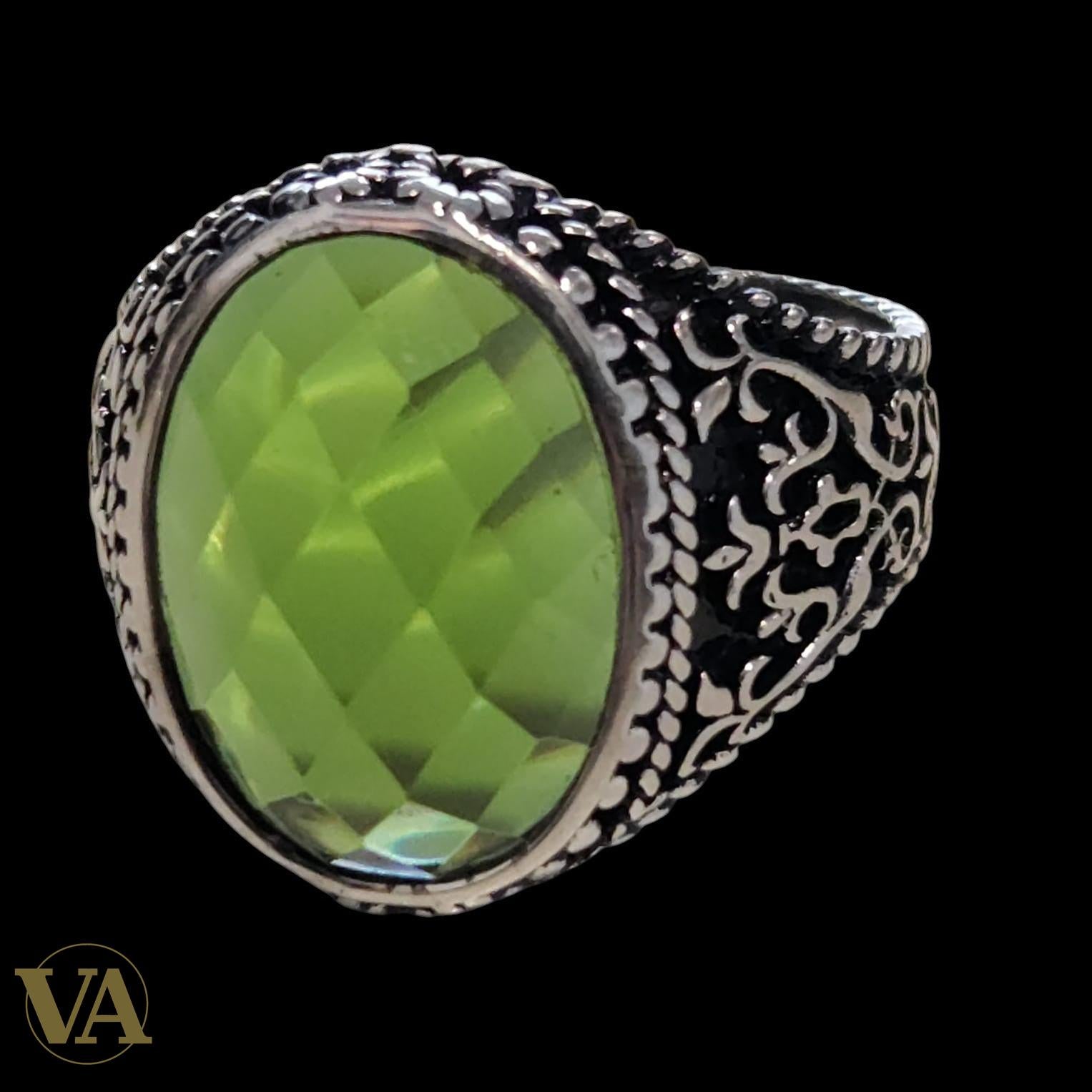 Bague Homme Argent 925 – Sultanite facettée changeante & monture ciselée