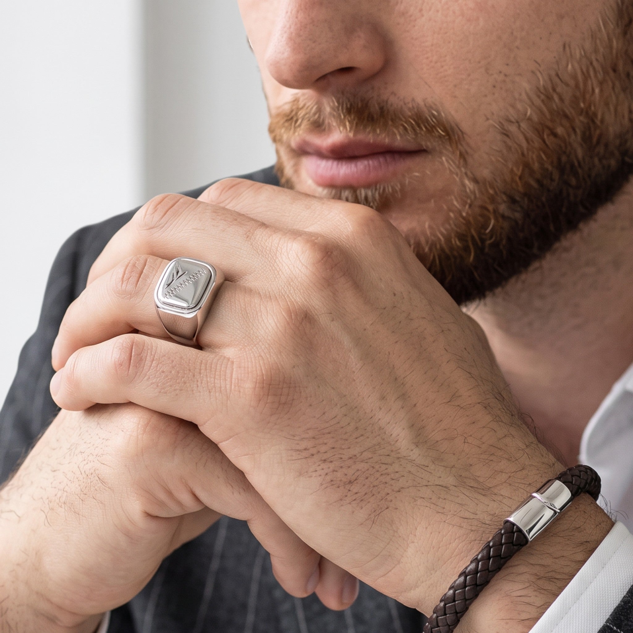 Chevalière Homme Argent 925 Méandre Grec Gravé-Vindicta : Bijoux Argent 925 Massif, Luxe et Héritage