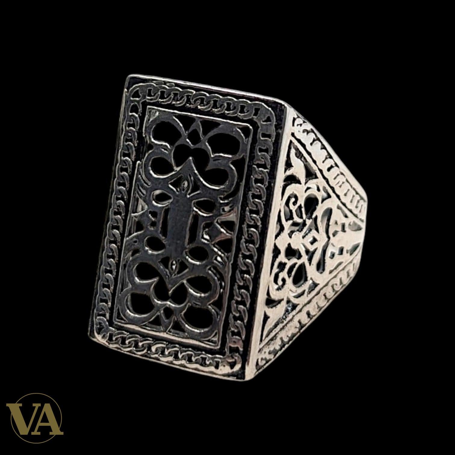Chevalière Homme Argent 925 Plateau Ajouré Calligraphie Ciselée-Vindicta : Bijoux Argent 925 Massif, Luxe et Héritage