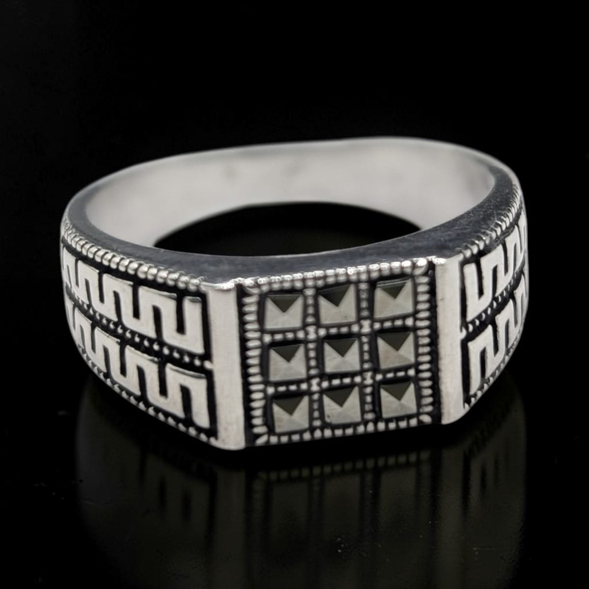Chevalière Homme Argent 925 – Grille Marcassites & Méandre Grec