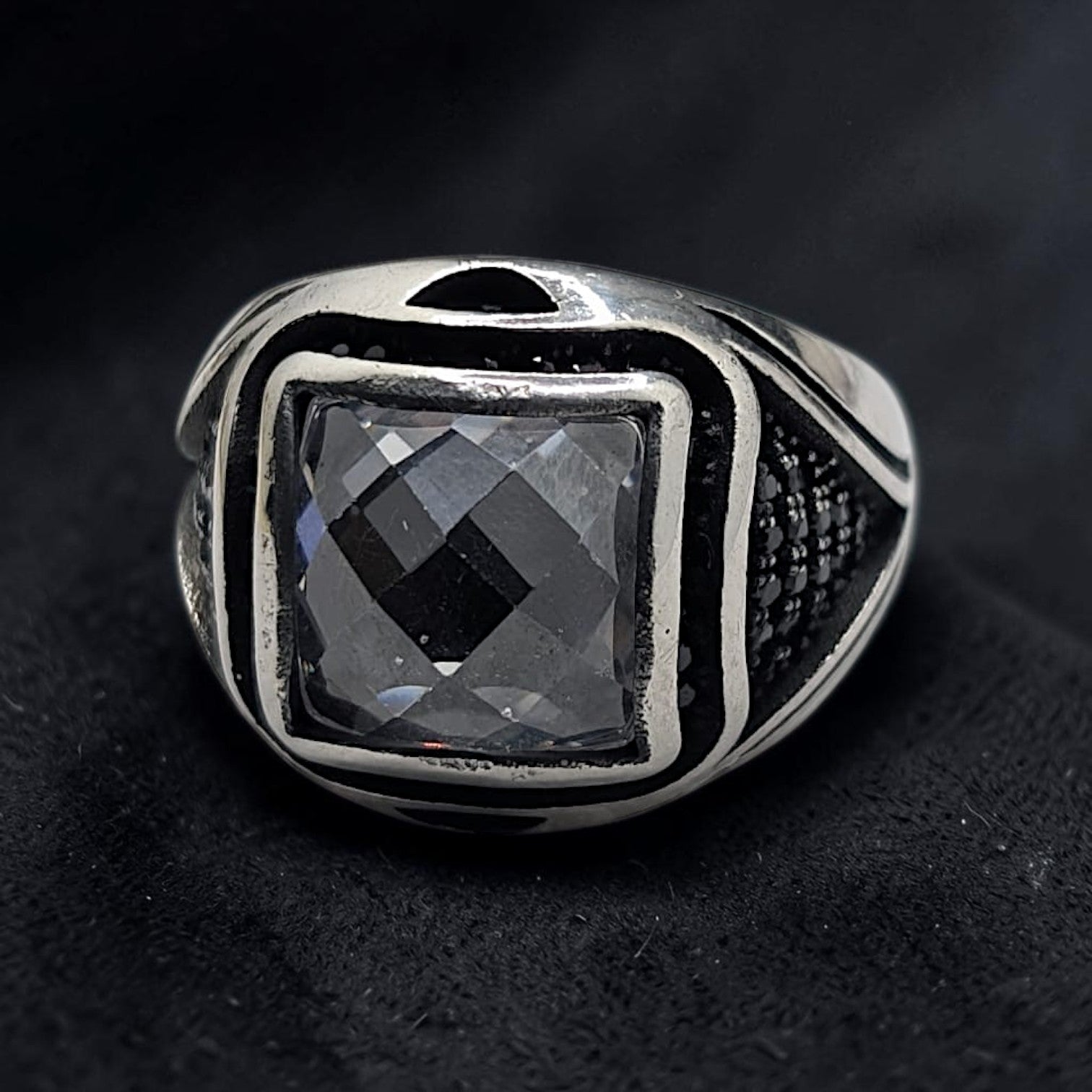 Chevalière Homme Argent 925 Zircon Carré Fumé Pavé Zircons Noirs-Vindicta : Bijoux Argent 925 Massif, Luxe et Héritage