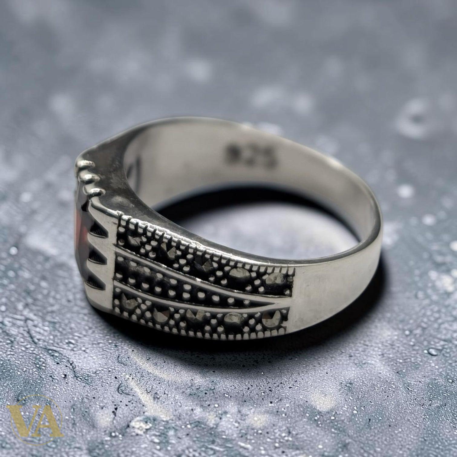 Chevalière Homme Argent 925 Onyx Noir Facetté Zircons Blancs Motif Grec Émaillé-Vindicta : Bijoux Argent 925 Massif, Luxe et Héritage
