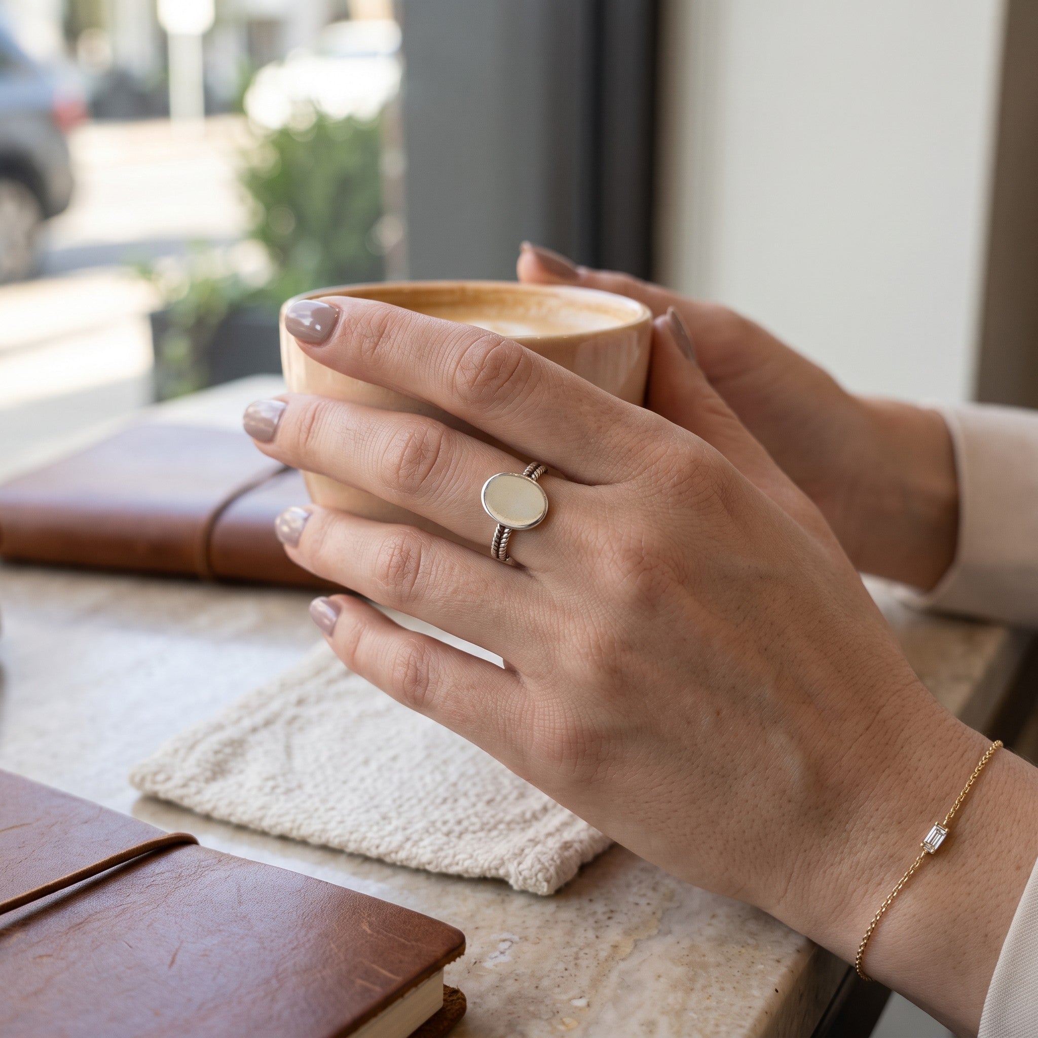 Bague Femme Argent 925 Plateau Rond Brossé Double Tige Torsadée