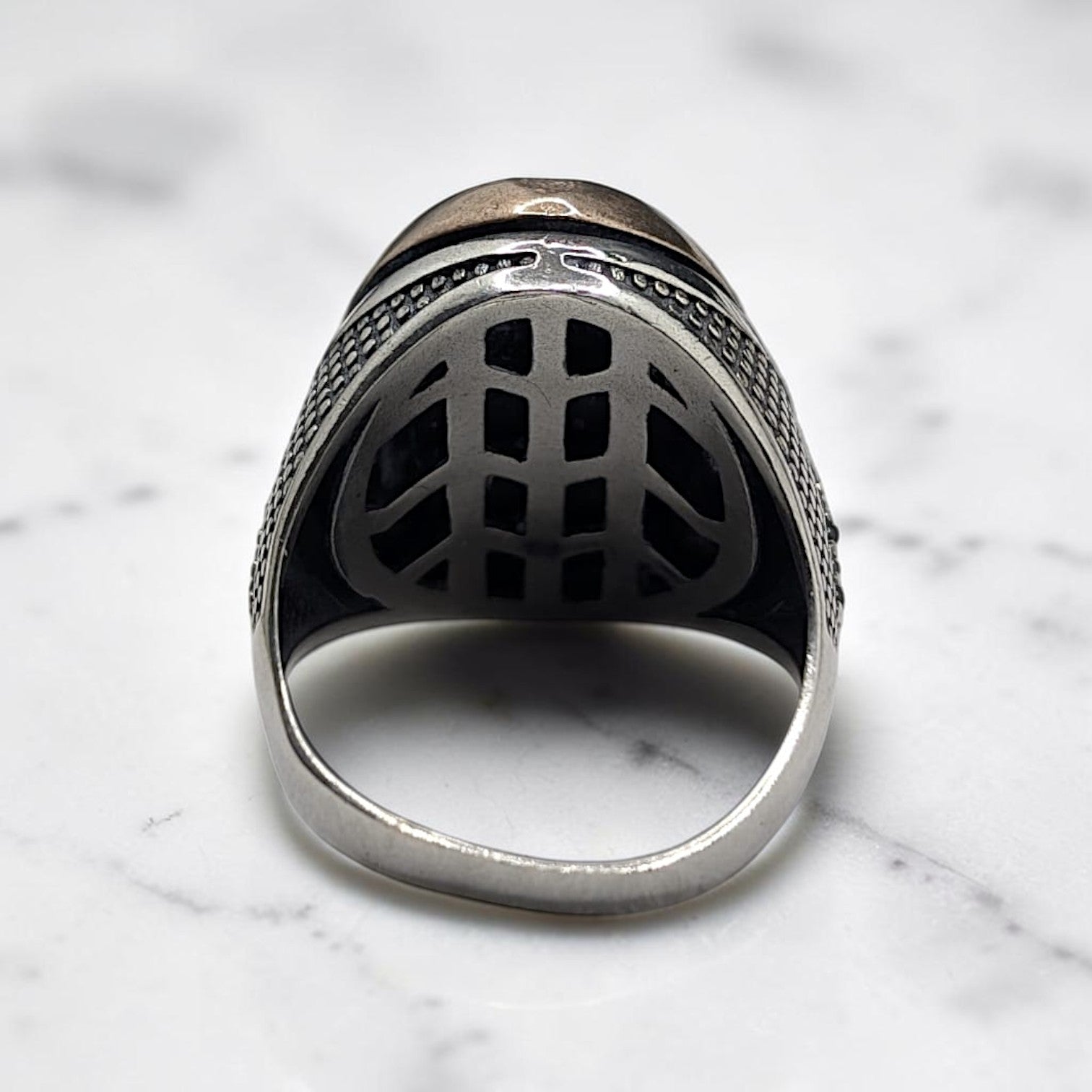 Chevalière Homme Argent 925 Agate Ribanée Ovale Halo Zircons Noirs-Vindicta : Bijoux Argent 925 Massif, Luxe et Héritage