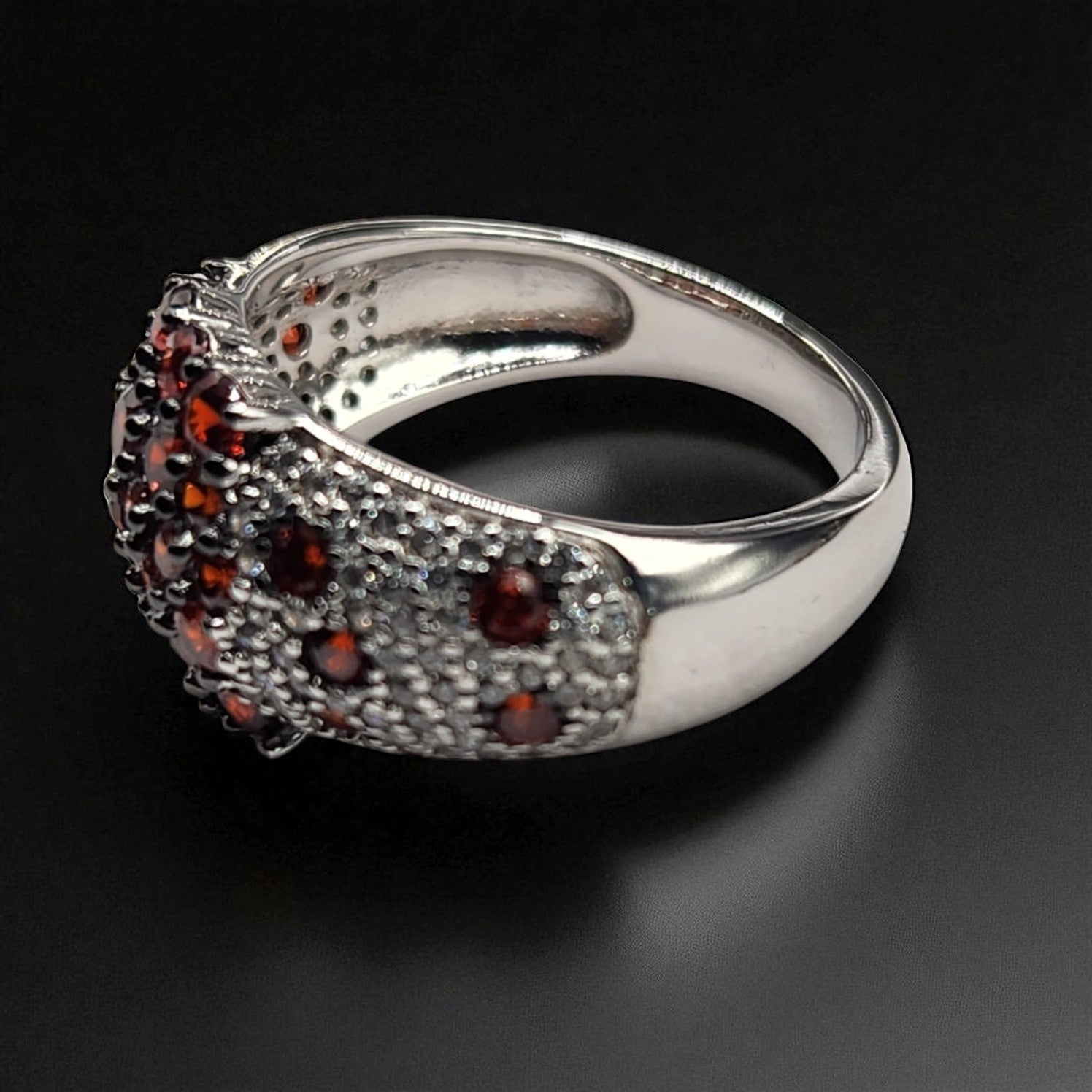 Bague argent 925 pavée de cristaux rouges