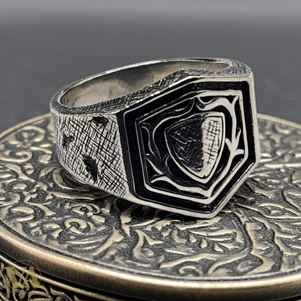 Bague Homme Argent 925 – Motif hexagonal bouclier stylisé & gravures texturées - Argent 925 - Vindicta