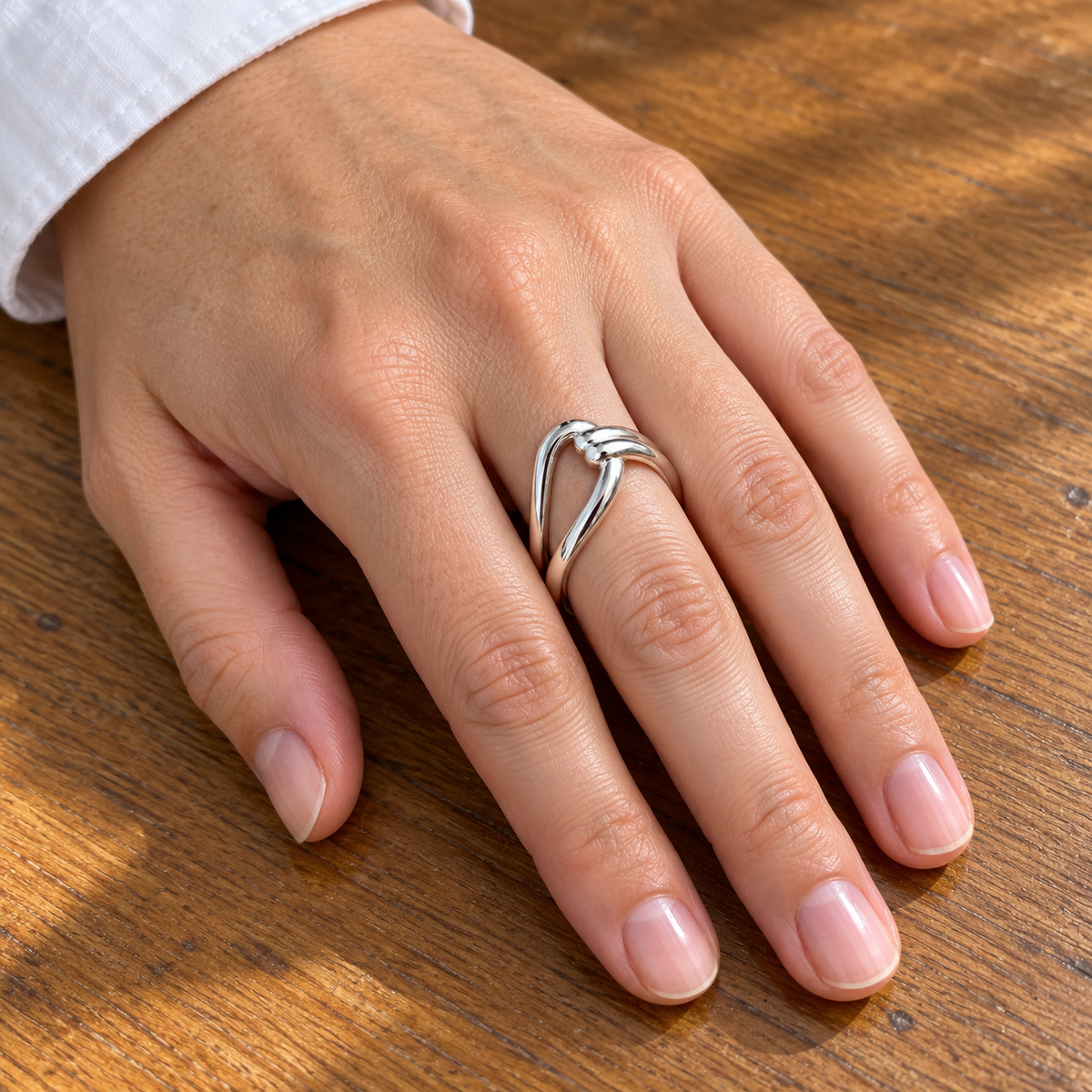 Bague Femme Argent 925 Rhodié – Cœur Ajouré à Double Anneau — portée