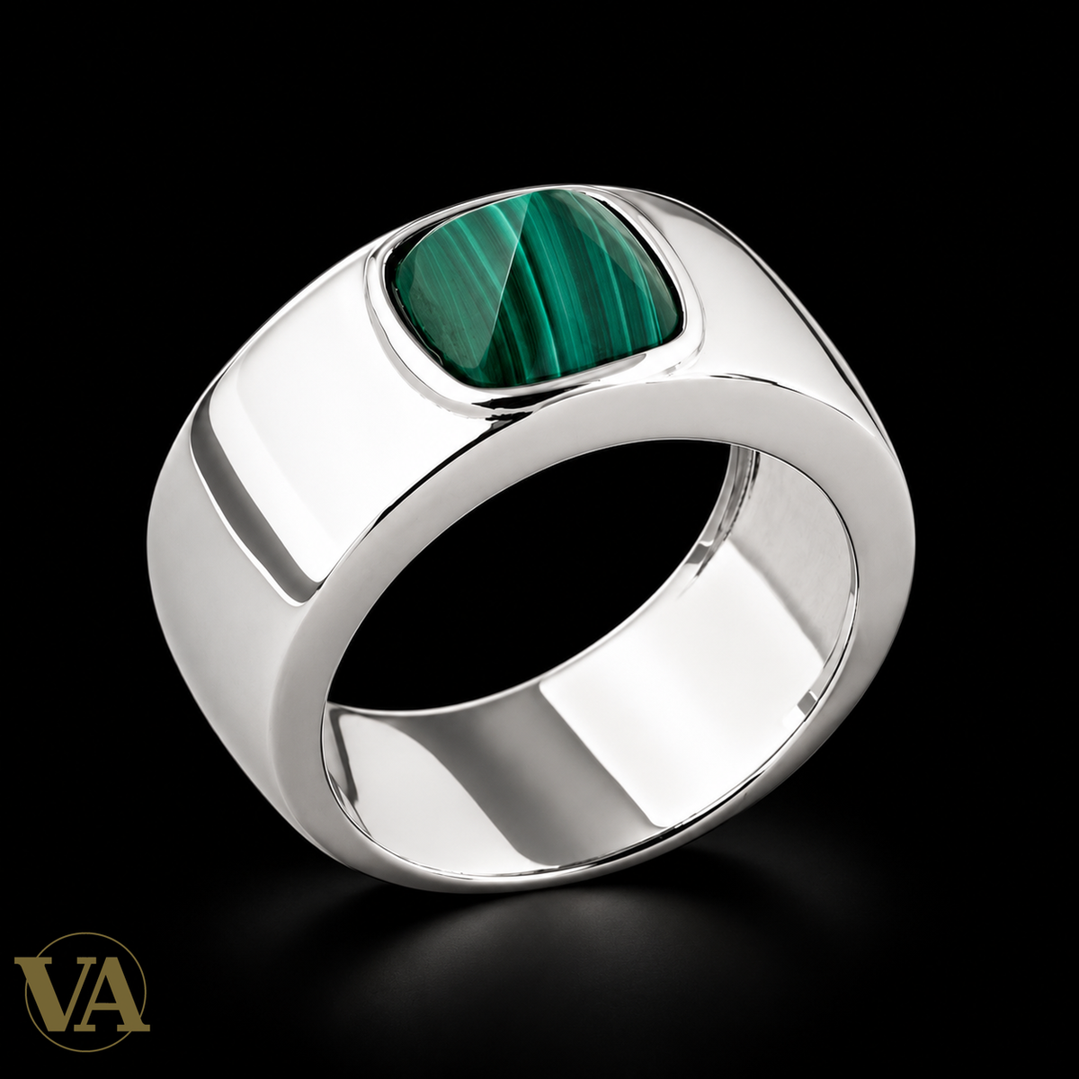 Bague femme en argent 925 rhodié et malachite verte sur fond noir