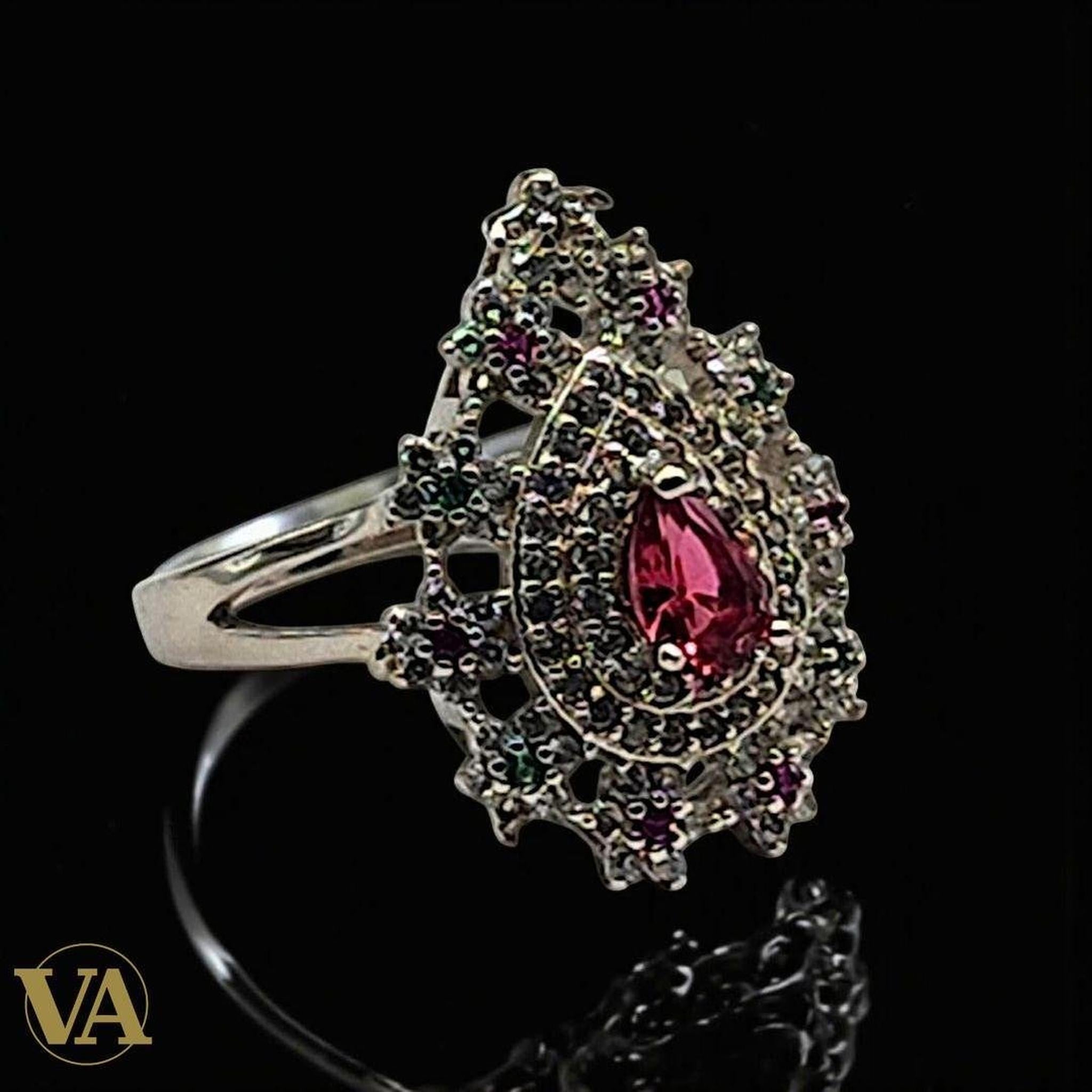 Bague femme argent 925 – Pierre rouge poire et zirconiums multicolores – Élégance royale | Bijoux Vindicta