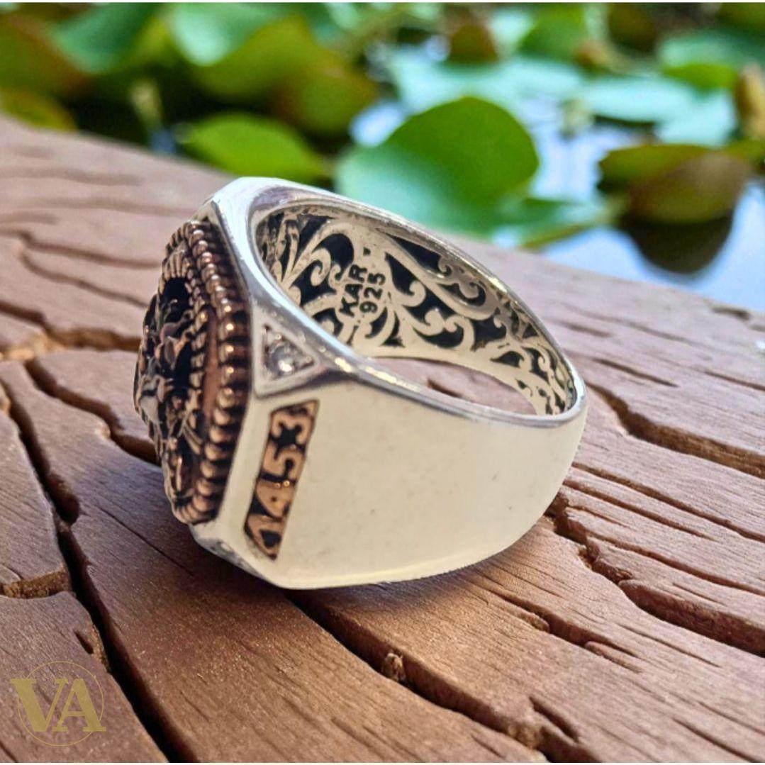 Bague Homme Argent 925 gravée – Scène chevaleresque