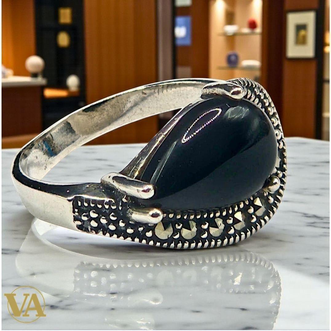 Bague femme argent 925 – Onyx noir cabochon poire et marcassites – Élégance mystique | Bijoux Vindicta