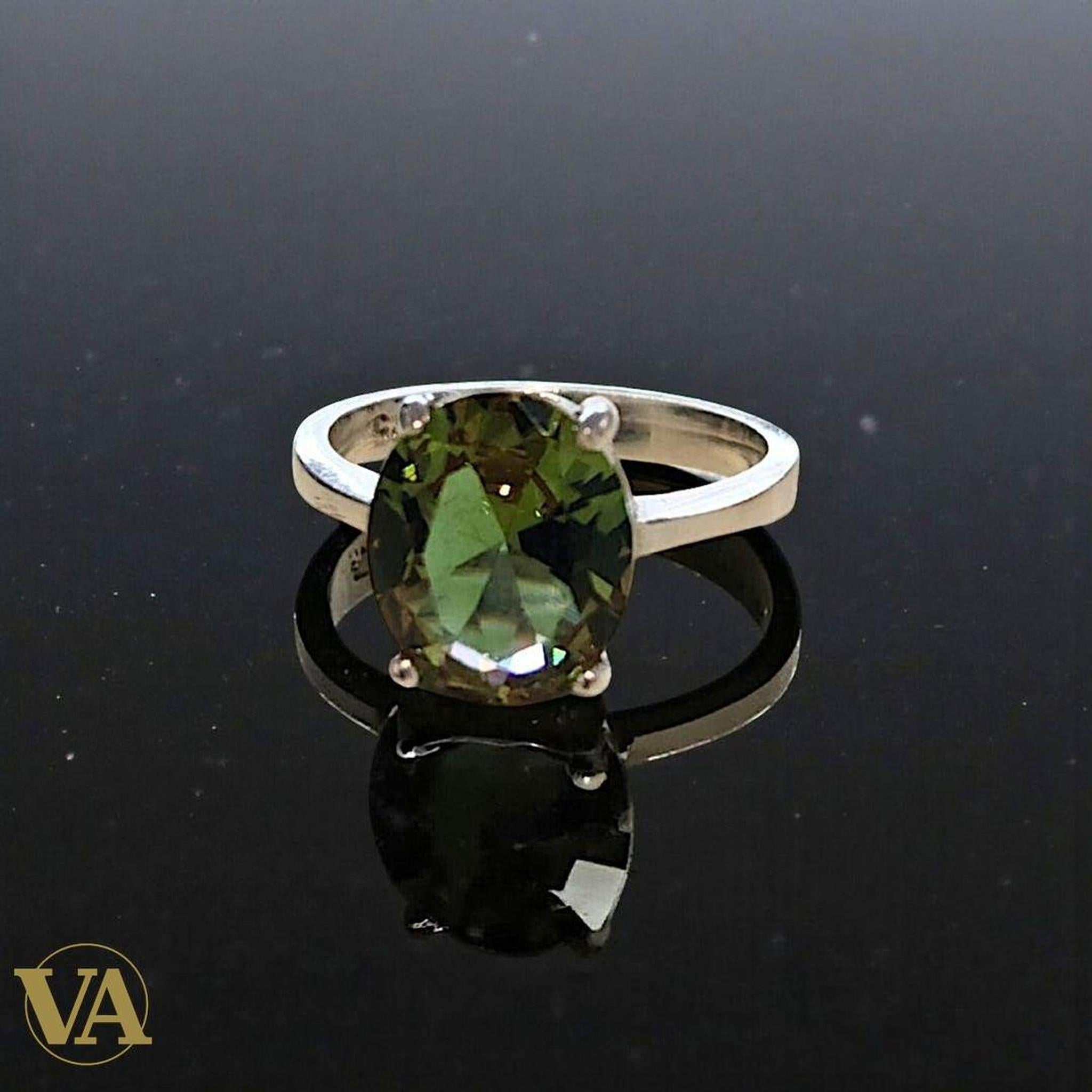 Bague femme argent 925 – Sultanite ovale facettée – Élégance changeante et intemporelle | Bijoux Vindicta