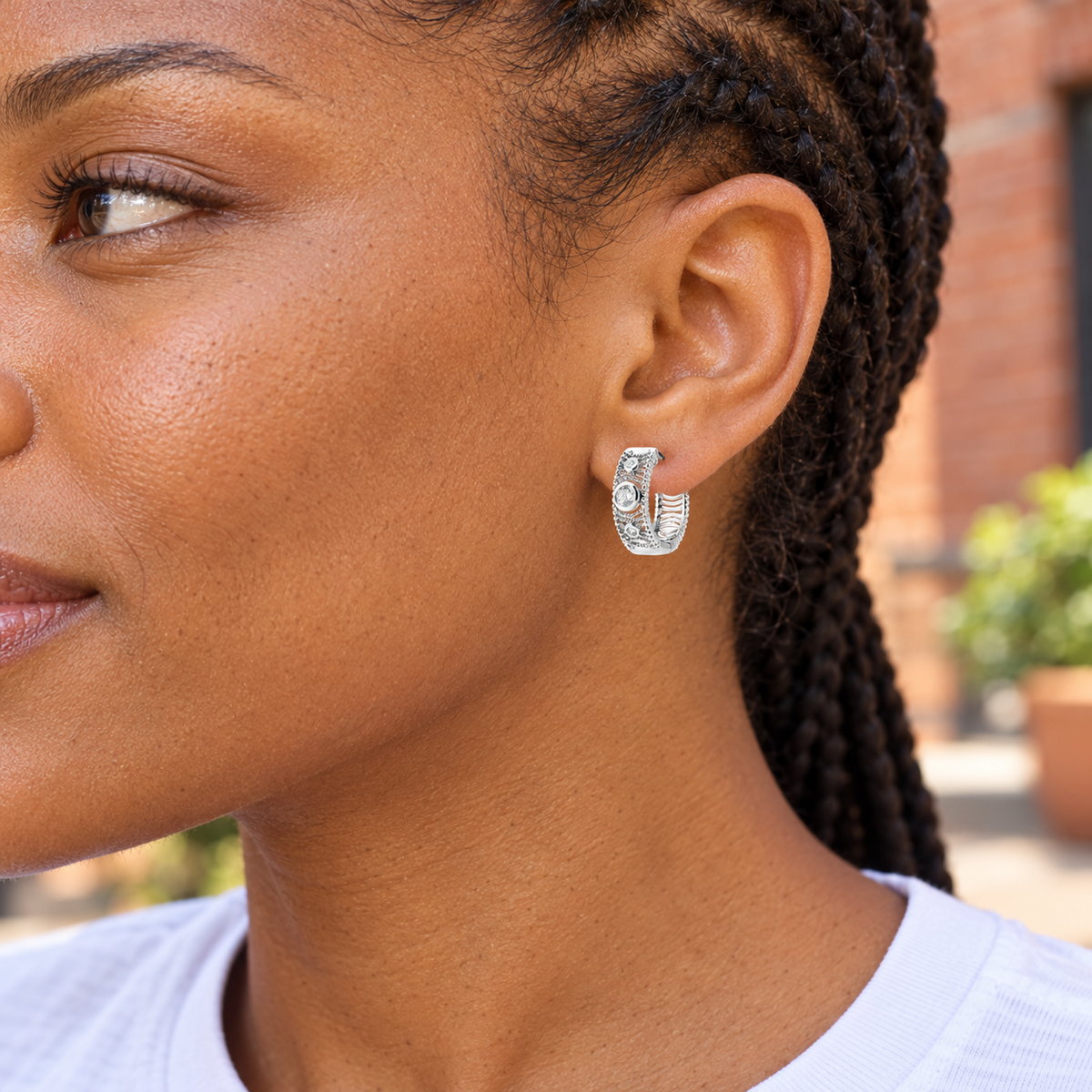 Créoles Femme Argent 925 Rhodié – Ajourées et oxydes de zirconium — autre vue portée