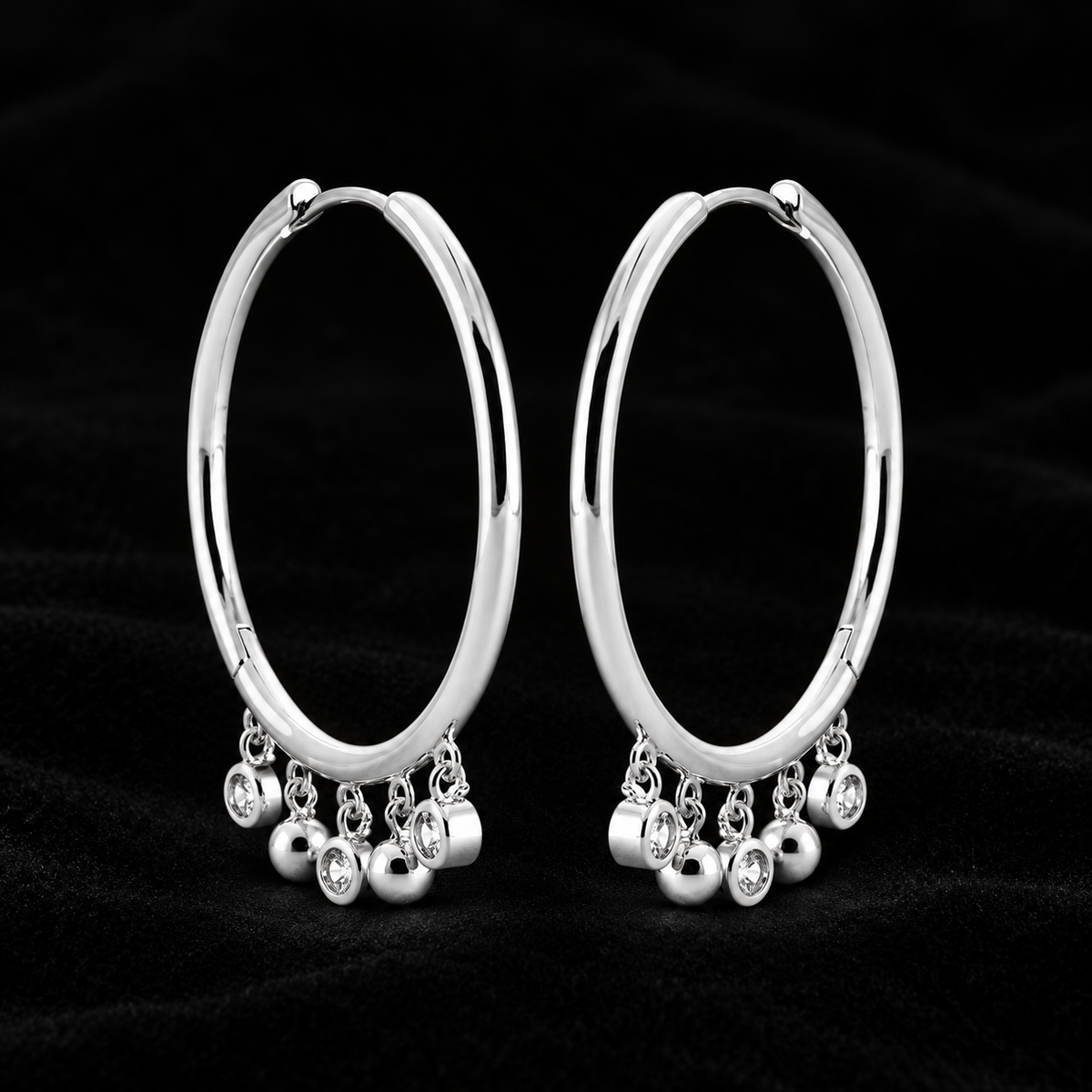Créoles Femme Argent 925 Rhodié – Pampilles et oxydes de zirconium — paire sur fond noir