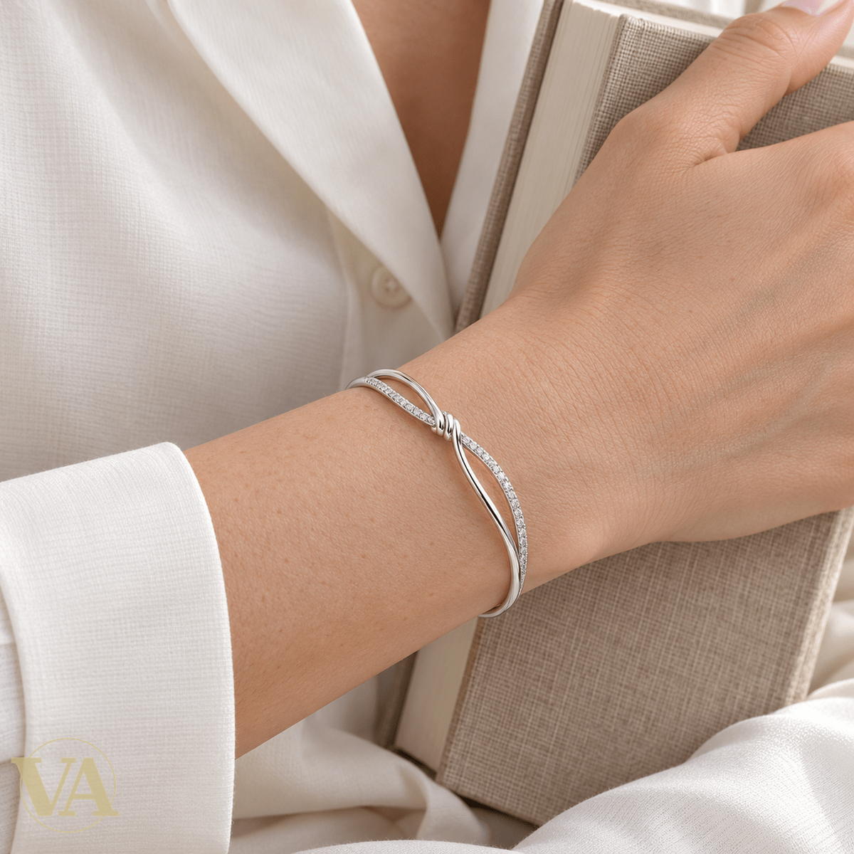 Jonc Femme Argent 925 Rhodié — Nœud Croisé et Zirconiums - Argent 925 - Vindicta