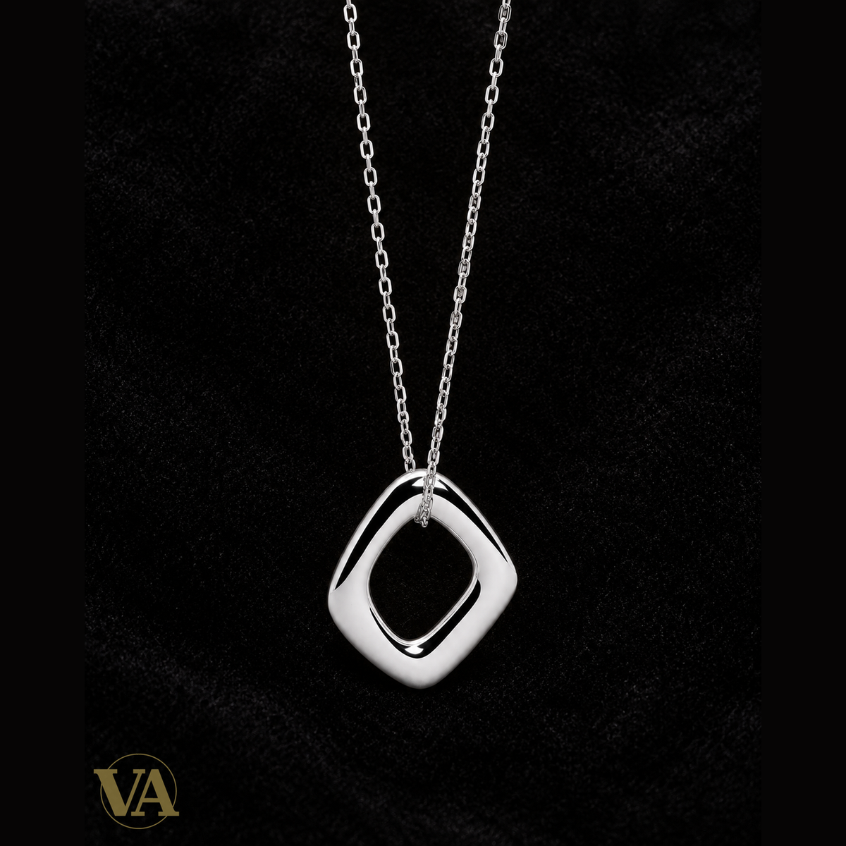 Collier femme argent 925 rhodié 4300014, vue studio sur fond noir