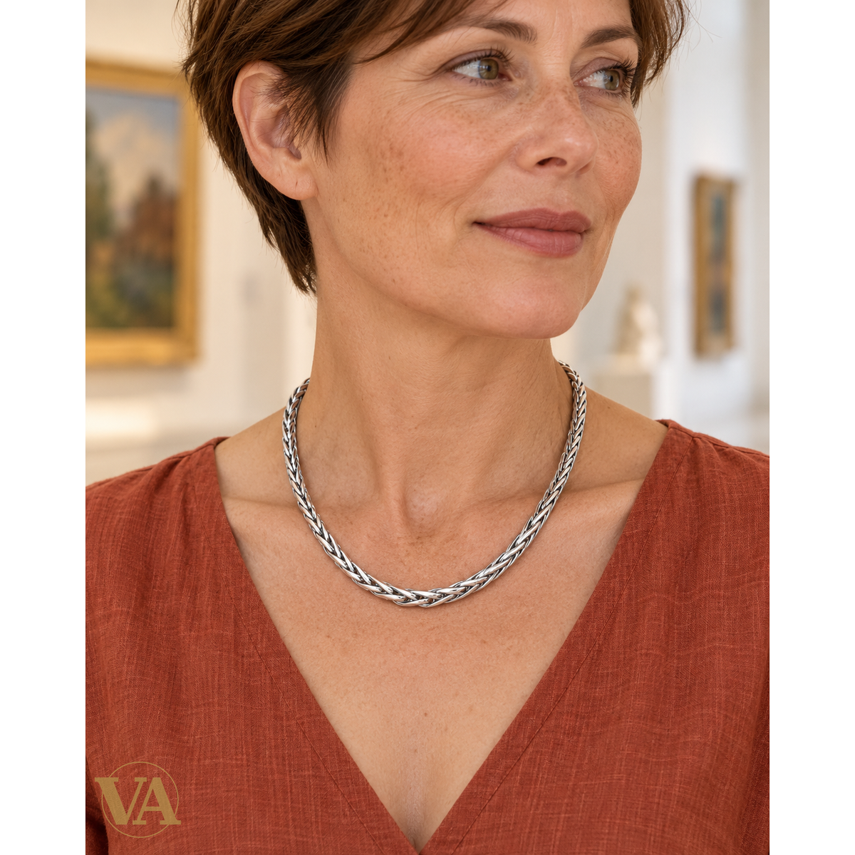 Collier femme argent 925 rhodié à maille tressée ronde, vue portée 1