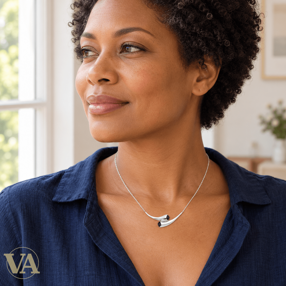 Collier femme argent 925 rhodié courbes croisées et agate noire — 45 cm - Argent 925 - Vindicta