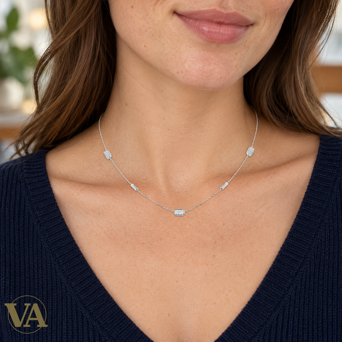 Collier petits rectangles sertis en argent 925 — porté, vue 3