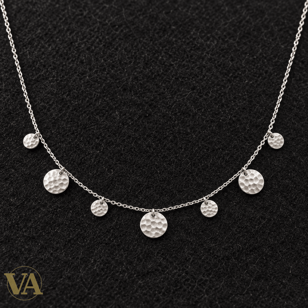 Collier Argent 925 Rhodié — Sept Pastilles Martelées - Argent 925 - Vindicta