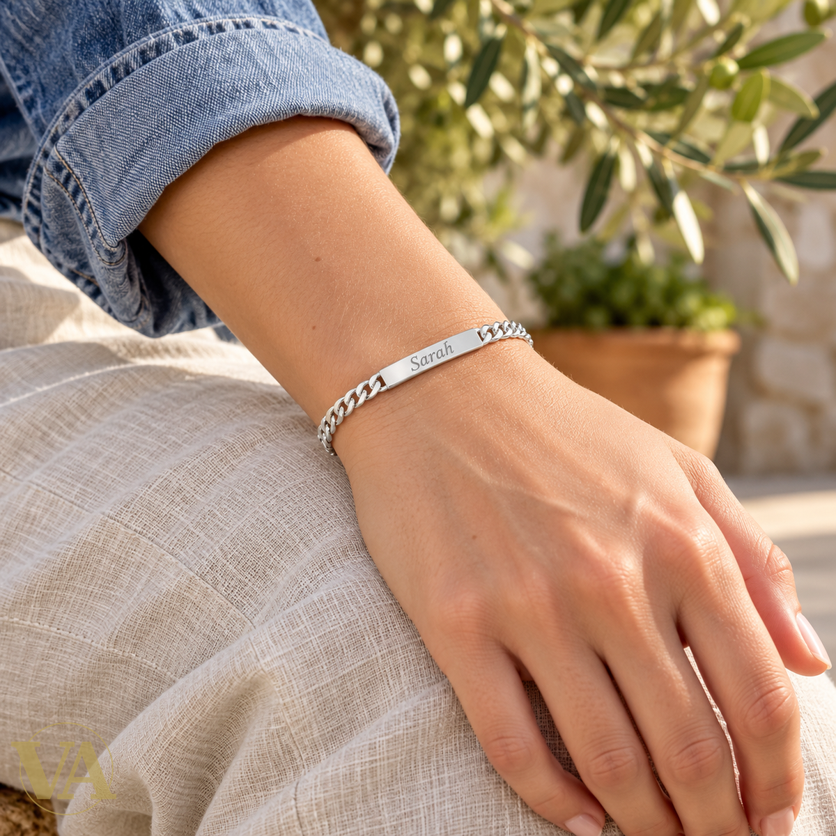 Bracelet argent 925 sur poignet, exemple Sarah